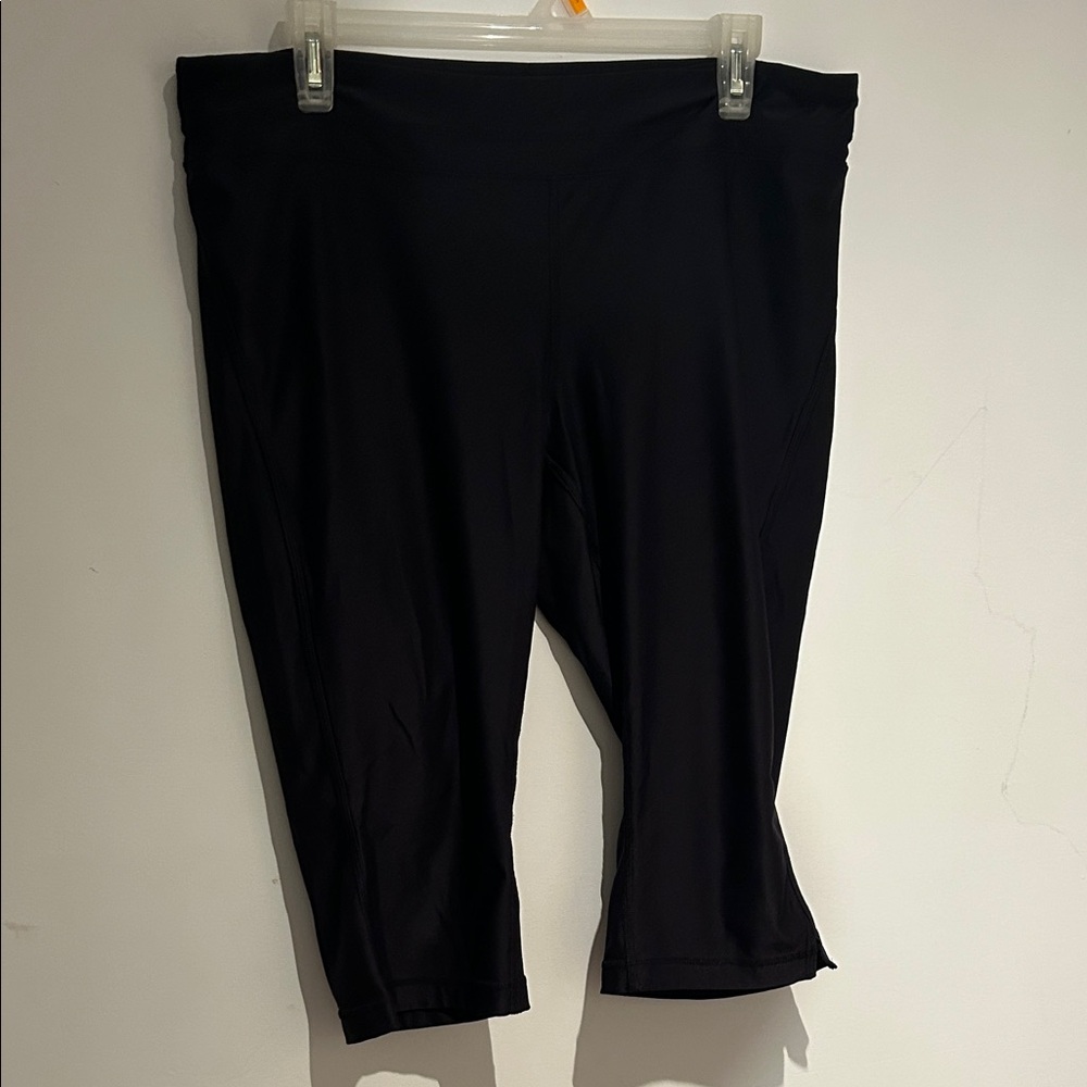 ⭐️ 4/$20 Black Leggings capri